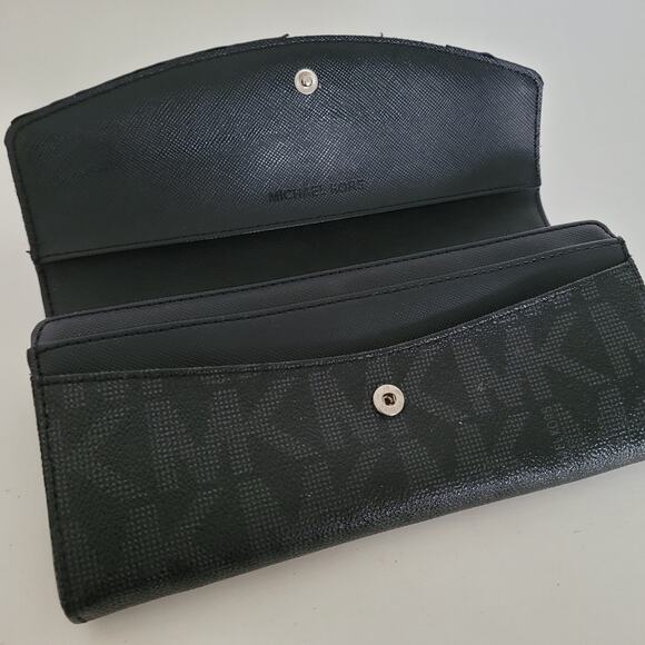 MICHAEL KORS MK Carryall Black Saffiano Leather Envelope Wallet Signature - Picture 3 of 11